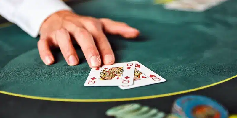 Một số loại cược trong bài Three Card Poker